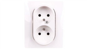 Niloe Gniazdo Podwójne Z/U Kompaktowe 16 A 250V Z Przesłonami Białe 764541