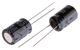 Kondensator 10μF 250V dc Radialny, Otwór przelotowy RS PRO roztaw: 5mm 10 (Dia.) x 15mm