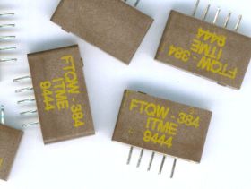 FTQW384 FILTR Z FALĄ POWIERZCHNIOWĄ 5 PIN JEDNORZĘDOWY