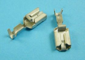 KONEK.F 6,3mm x 0,8 2,5mm2+SPRĘŻ.100s