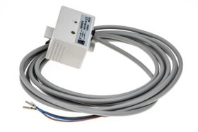 Czujnik pojemnościowy NPN NO w obudowie prostokątnej 200 mA 10→ 30 V DC IP67 60Hz