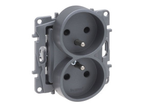 NILOE SELECTION Gniazdo podwójne z uziemieniem do ramek wielokrotnych (z przesłoną, zaciski śrubowe) stal 762342 LEGRAND