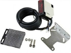 CZUJNIK FOTOELEKTRYCZNY SPDT E3JK-R4M1