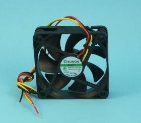 ME-6015-2V1-G99 2,4W 24V 60x15 SUNON WE