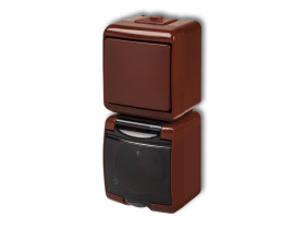 JUNIOR IP54 Wyłącznik pojedynczy z gniazdem pojedynczym z uziemieniem (klapka dymna: bez przesłon) brązowy 4WGHP-1d KARLIK