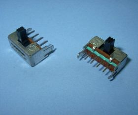 PRZEŁ.SUW.4-PIN/2-POZ KĄTOWY