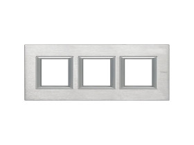 AXOLUTE Ramka 3 potrójna prostokątna pozioma 3X2 moduły szczotkowany chrom HA4802M3HCR LEGRAND