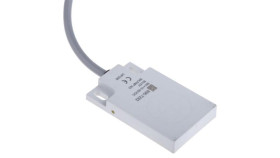 Czujnik Pojemnościowy Pnp 8 Mm W Obudowie Prostokątnej 200 Ma 10 › 30 V Dc Ip67