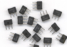 2SB909M PNP 1A 40V TRANZYSTOR