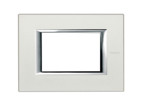 AXOLUTE Ramka 1 pojedyncza prostokątna 3 moduły srebrny HA4803SAN LEGRAND