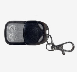 Pilot dwukanałowy. Wysuwana klapka w obudowie