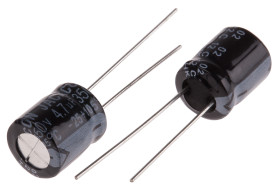 Kondensator 4.7μF 350V dc Radialny, Otwór przelotowy RS PRO roztaw: 5mm 10 (Dia.) x 12mm