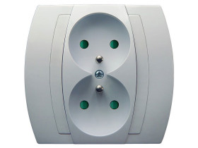 GAZELA Gniazdo podwójne z uziemieniem z przesłonami biały GP-2JZP/00 OSPEL