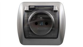 Simon Akord Gniazdo Bryzgoszczelne Z/U Ip44 Z Klapką Dymną Satyna...