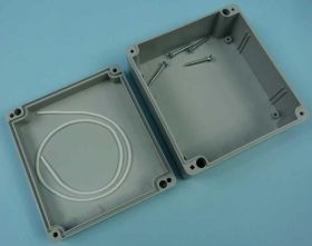 Z-59JH OBUDOWA 58x115x125 HERMET.Z USZCZ