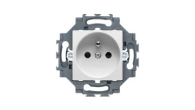 Gniazdo Z Uziemieniem 2P+E 16A Z Przesłonami Styków, Zaciski Śrubowe, Biały,...
