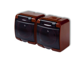 JUNIOR IP54 Gniazdo podwójne z uziemieniem (klapka dymna: bez przesłon) brązowy 4GHE-2d KARLIK