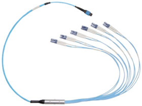 Kabel światłowodowy długość: 30m Z zakończeniem złącze B<B>: LC złącze A: MPO średnica: 4.5mm Wielomodowy