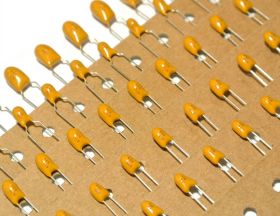 0.33uF 35V 2.54mm kondensator tantalowy TKT KINGTRONICS TKTR33M3502AR _ [10szt]