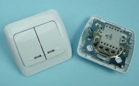 9201-02N P/T WYŁ.PODW.Z PODŚW.LED 10A