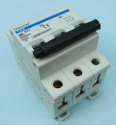 32A 3B BEZP.INSTALACYJNY TRACON