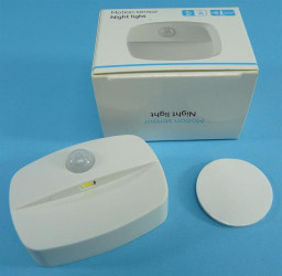 LAMPKA NOCNA LED WC 3xAAA 30lm