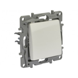 Przycisk odbijający "dzwonek" NILOE biały 6A Legrand