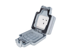 Gniazdo wtykowe Typ G - brytyjski natynkowe MK Electric z przełącznikiem 13A