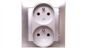 Impresja Gniazdo Podwójne Z/U Z Niezamiennością Faz Srebrne Gp-2Yc/18