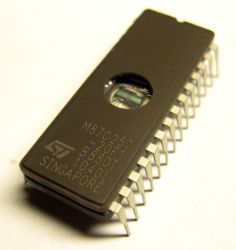 Pamięć EPROM 87C257 DIL28 (UV) ST 200ns