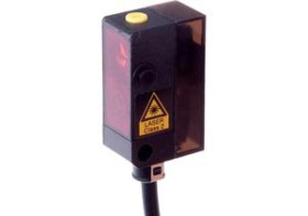 Czujnik laserowy odbiciowy 27x16x12mm Sn: 22-130mm 11-30V DC PNP NC/NO kabel 2m IP67 PT140400