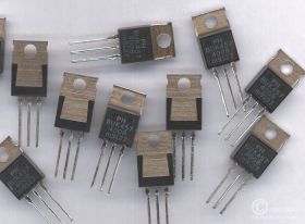 BUK457/400 N 11/13A 400V 150W TO-220 TRANZYSTOR