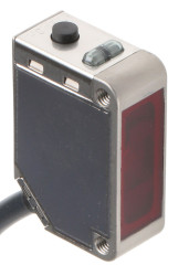 Czujniki fotoelektryczne Retrorefleksyjny w obudowie prostokątnej Omron PNP zakres 500 mm LED