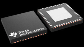 High performance, low phase noise, low skew clock synchronizer that synchronizes ref clock to VCXO