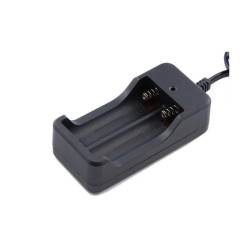 ŁADOWARKA AKUMULATORÓW LITOWYCH 2x 18650 OSOBNE KANAŁY