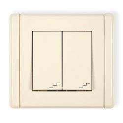 Łącznik podwójny schodowy