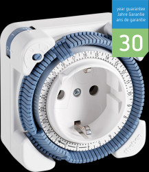 0260030 Analogue timer, 24-hour daily programme, 15-minute intervals, IP