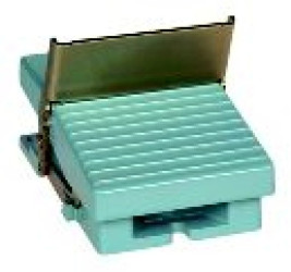 Łącznik nożny pojedynczy XPE-M, bez osłony, metalik, nieb.-1 step, 1 NZ+1 NO XPEM810