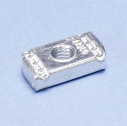 Nakrętka czworokątna M8 6mm CADDY ERISTRUT UM 608 315015 /100szt./