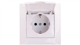 Wesa Gniazdo Pojedyncze Z/U Z Klapką Schuko Białe Ip44 Lc-18