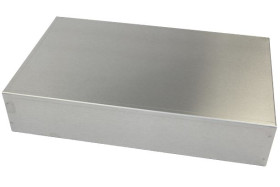 Obudowa ogólnego użytku Aluminium szerokość zew. 228,6 mm długość zew. 76,2 mm wys. zew. 381 mm Hammond