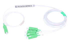 Splitter PLC 1:4 SC/APC 900um, 1,5m