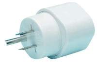 W110-G220-B Przejście: Wtyk AC amerykański (nożowy) - Gniazdo AC europejskie z uziemieniem