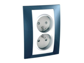 UNICA PLUS Gniazdo podwójne z uziemieniem z przesłonami błękit lodowy MGU63.069.854 SCHNEIDER ELECTRIC