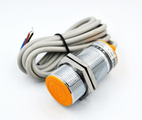 LJ30A3-10-Z/BY czujnik indukcyjny M30, PNP / NO, zakres działania 10mm