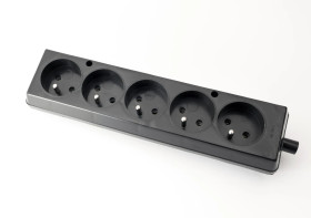 Gniazdo przenośne pięciokrotne 16A 2P+Z 250V czarne GN-570