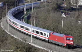 Wagon osobowy Piko H0 58842 Wagon osobowy Piko H0 58842 Samochód osobowy H0 Bpmz 284 2. klasa DB AG