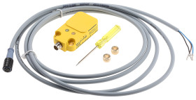 Czujnik zbliżeniowy M8 Pojemnościowy 10 mm Turck 10 → 65 V dc długość 55.5mm w obudowie prostokątnej