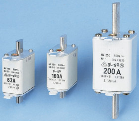 Bezpiecznik z wyśrodkowanym wyprowadzeniem 10A 500V ac NH000 FF gG SIBA