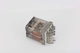 Przekaźnik mocy 230V dc DPDT Finder, montaż kołnierzowy